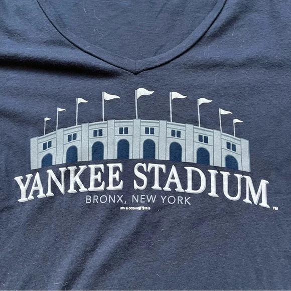 New Era Women’s 2019 NY Yankees Stadium T-shirt - Size L - EUC - 100% Cotton - Picture 3 of 7